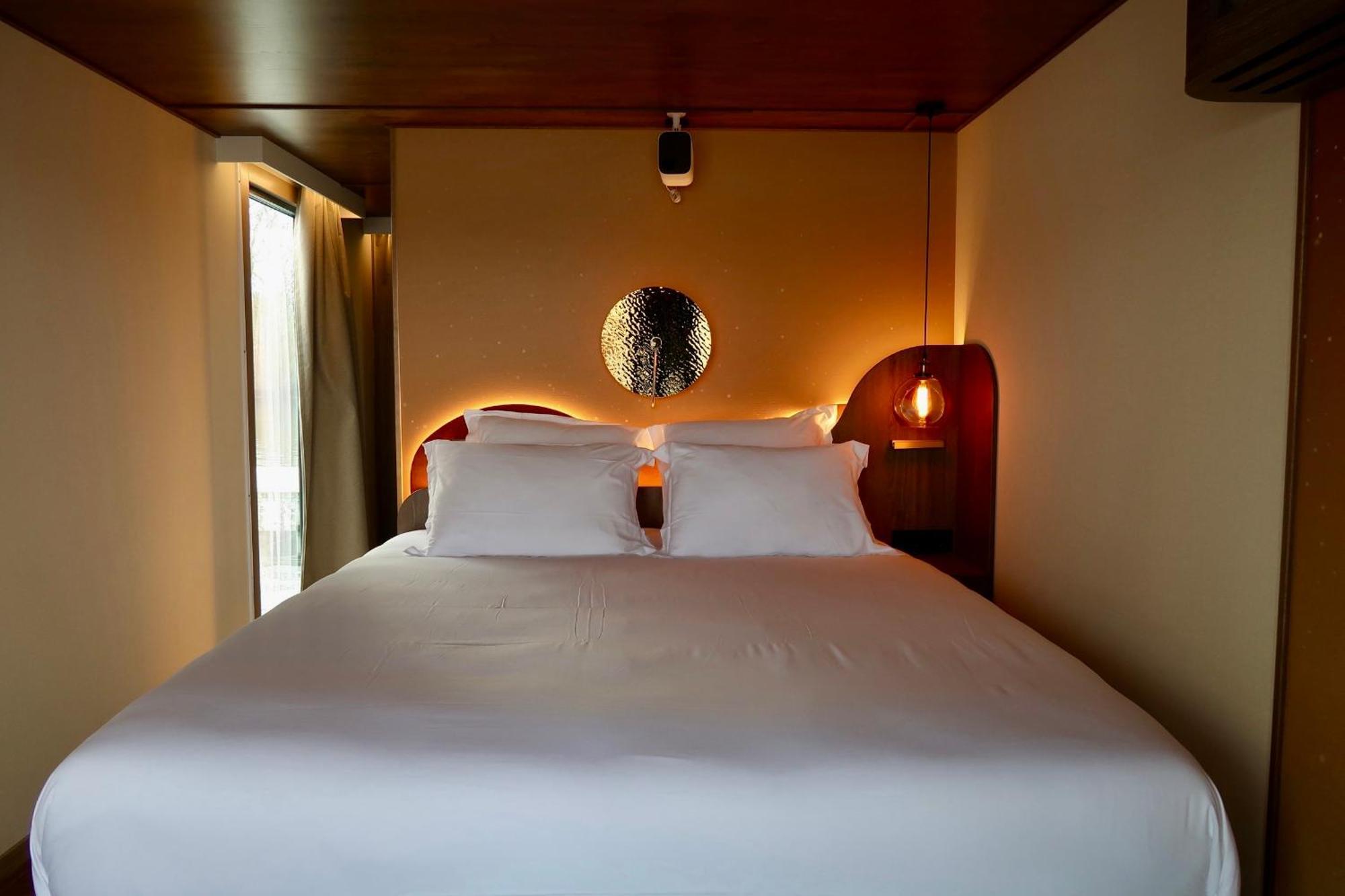 L'Escale Royale - Nid d'amour sur l'eau avec Jacuzzi à 40 min de Paris Saint-Martin-la-Garenne Exterior foto